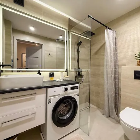 Fly Modlin By Jumpinhere Apartment *