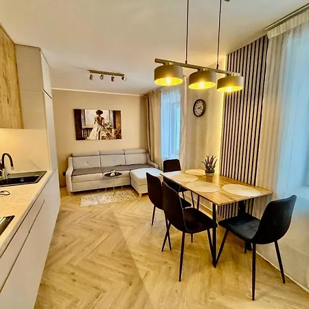 Fly Modlin By Jumpinhere Apartment
