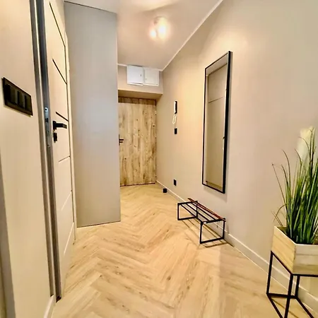 Fly Modlin By Jumpinhere Apartment